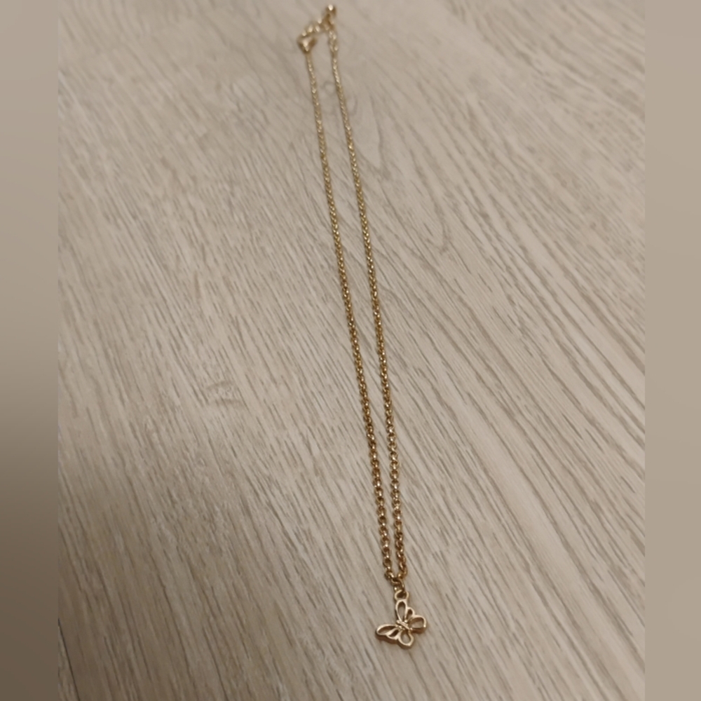 Elegant Gold Butterfly Pendant Necklace